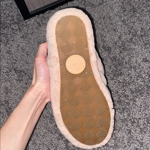UGG Fluff Yah slippers - Picture 4 of 6
